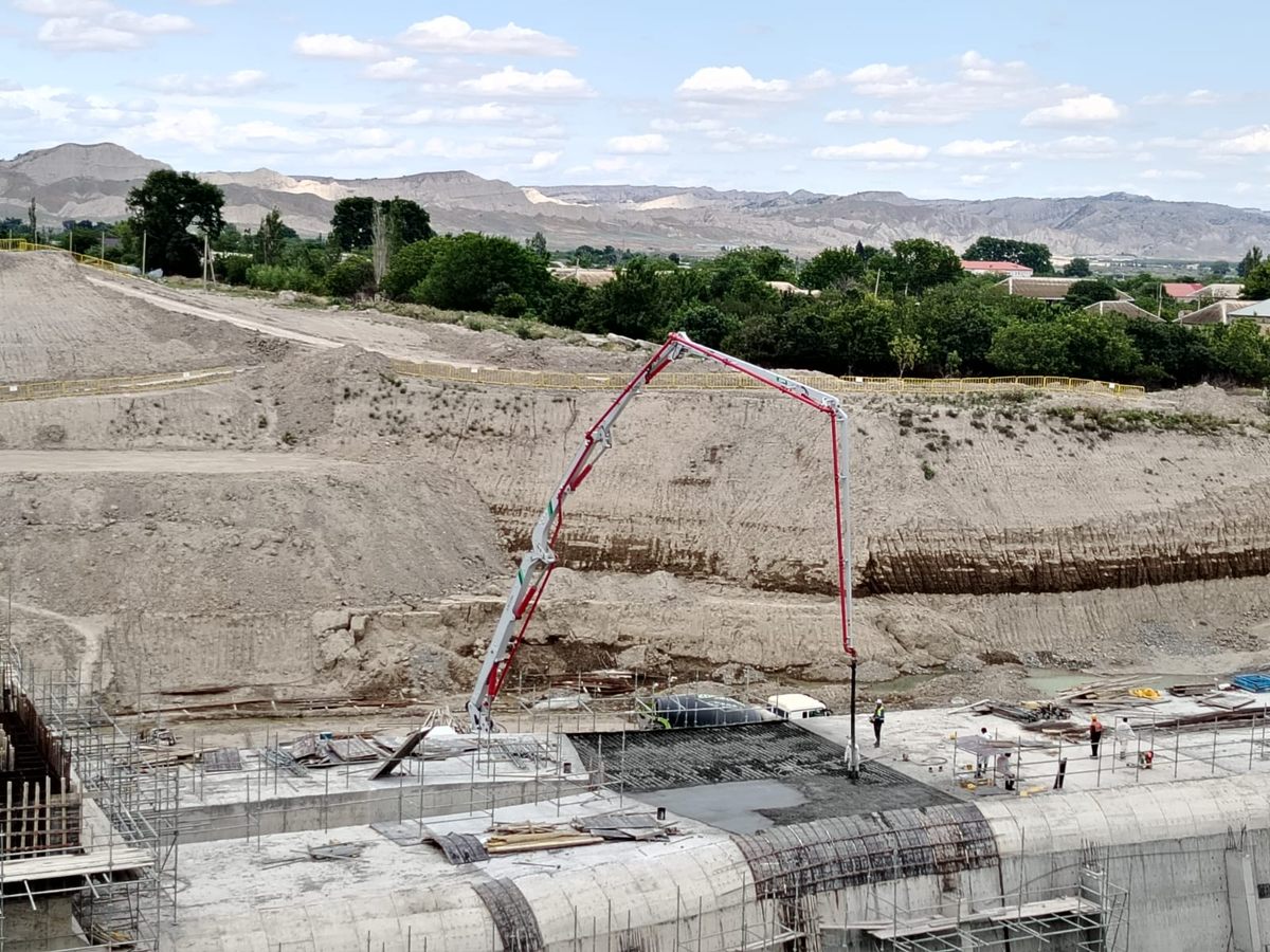 Yuxarı Şirvan Kanalı: tunel və çıxış qurğusu — Yevlax
